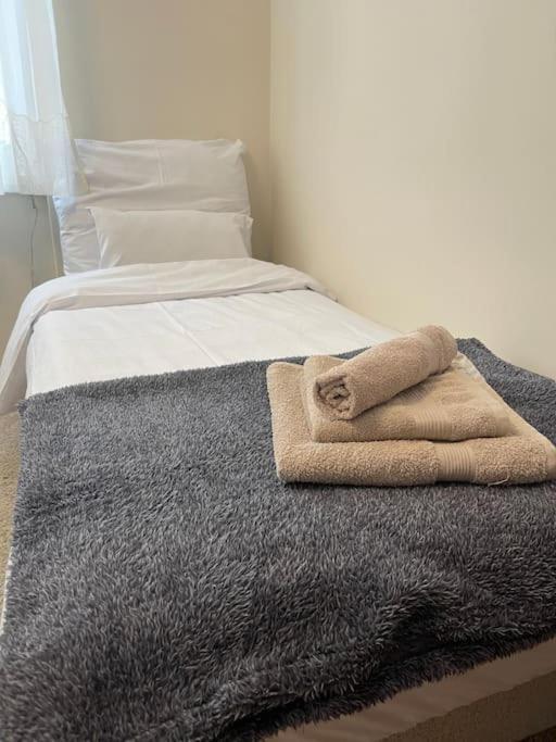 Priestranny 3 Izb. Apartman V Centre S Parkovanim. Банска-Бистрица Экстерьер фото