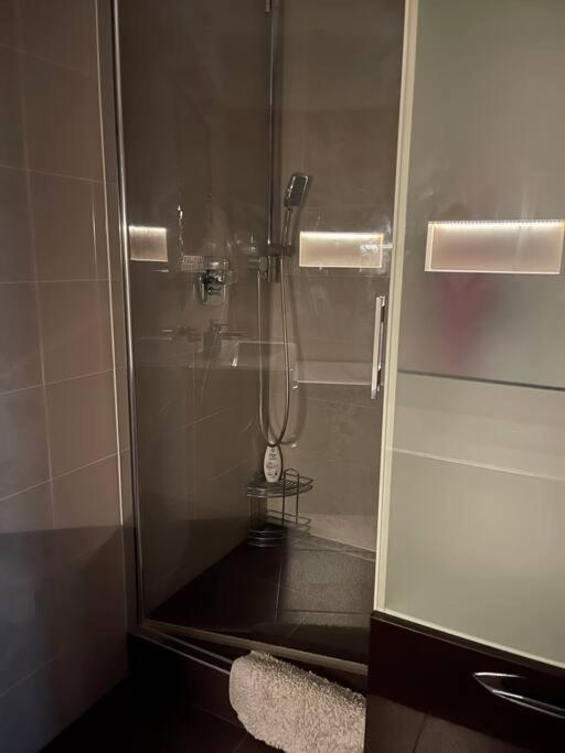 Priestranny 3 Izb. Apartman V Centre S Parkovanim. Банска-Бистрица Экстерьер фото