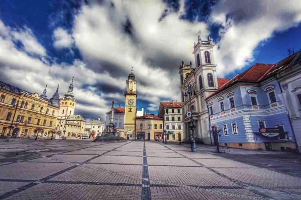 Priestranny 3 Izb. Apartman V Centre S Parkovanim. Банска-Бистрица Экстерьер фото